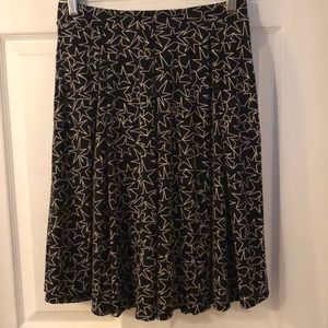 Lularoe Madison skirt in stars - size S